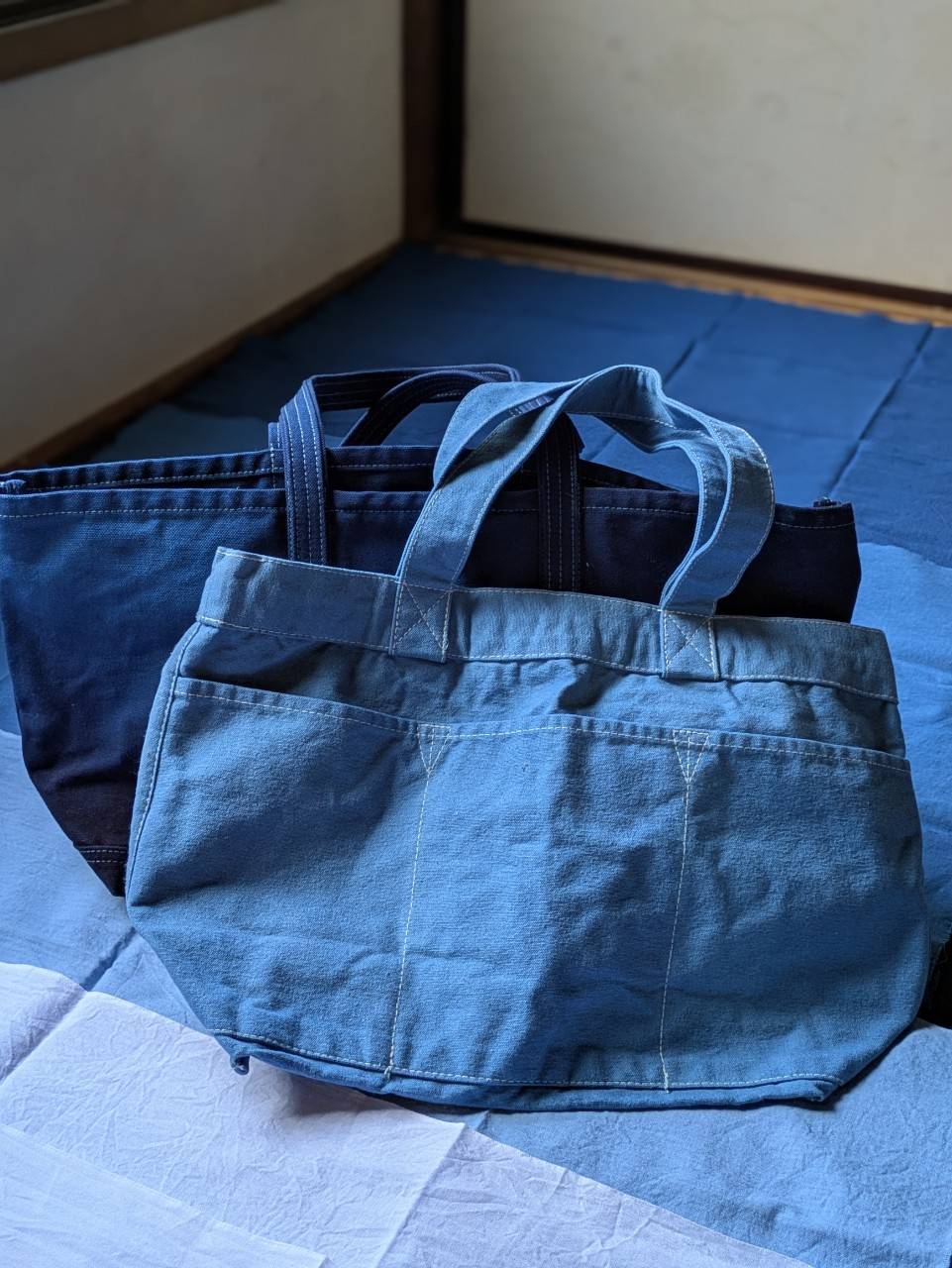 藍と土の藍染展