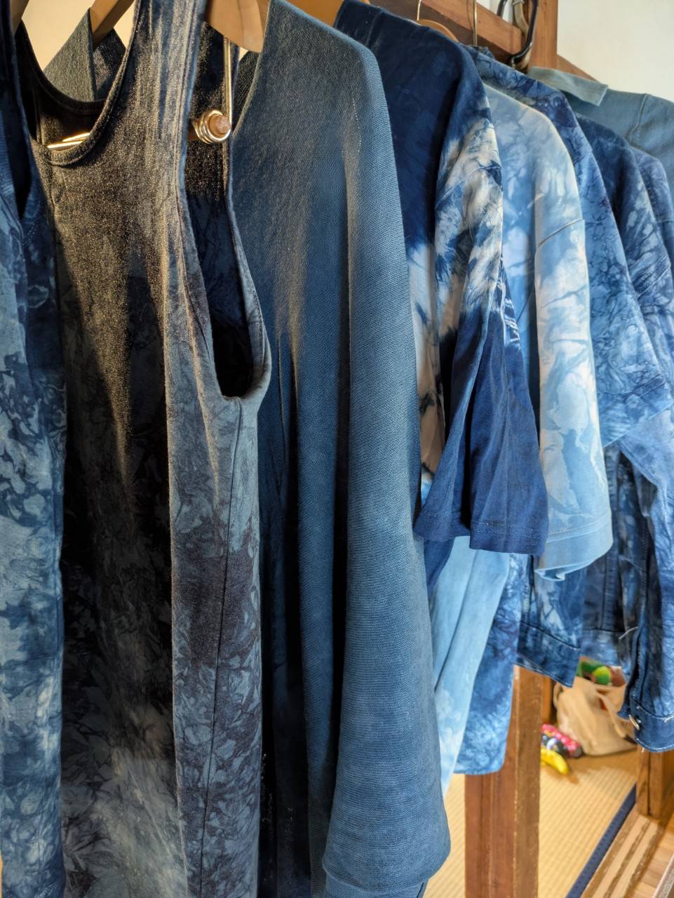 藍と土の藍染展